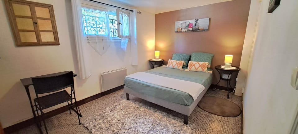 Bed, TV and multimedia