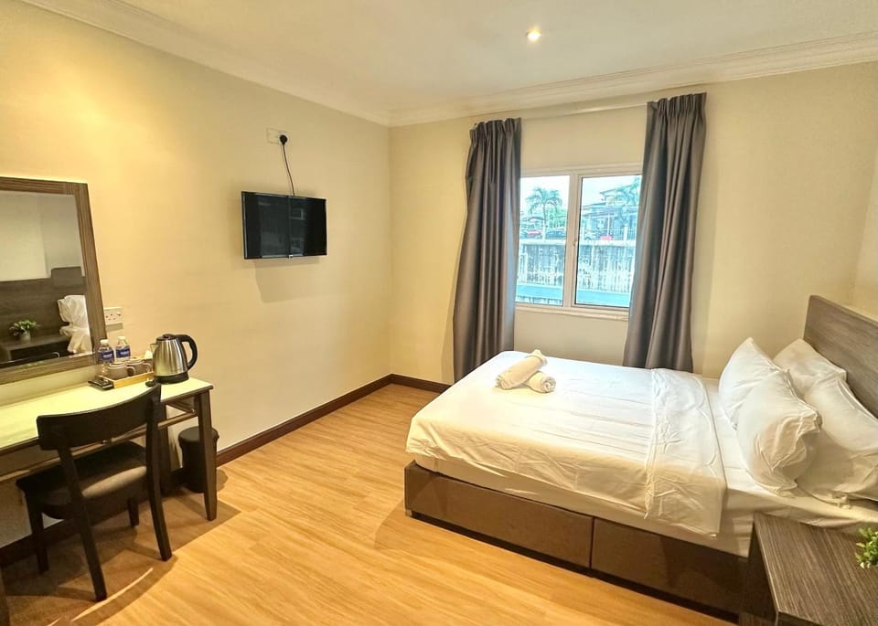 TV and multimedia, Photo of the whole room, Bedroom