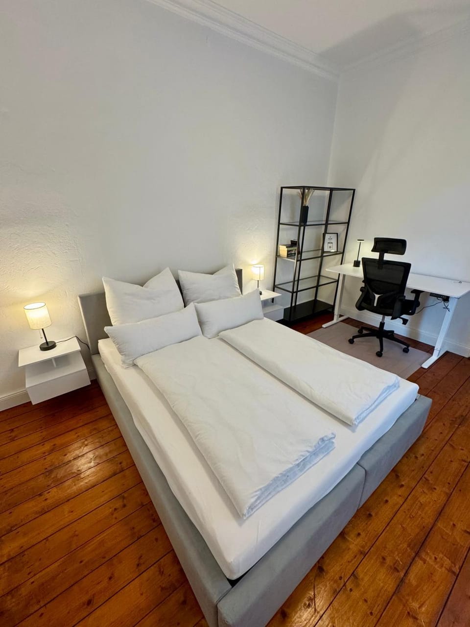 Bed, Photo of the whole room, Bedroom