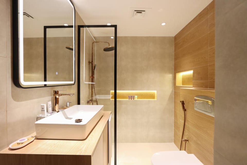 Bathroom, towels