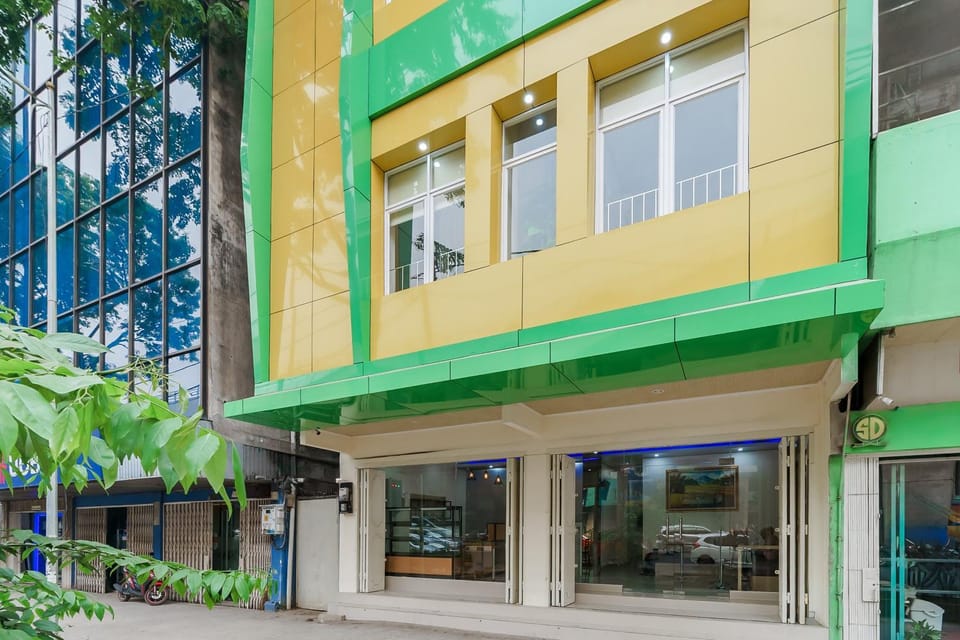 Facade/entrance