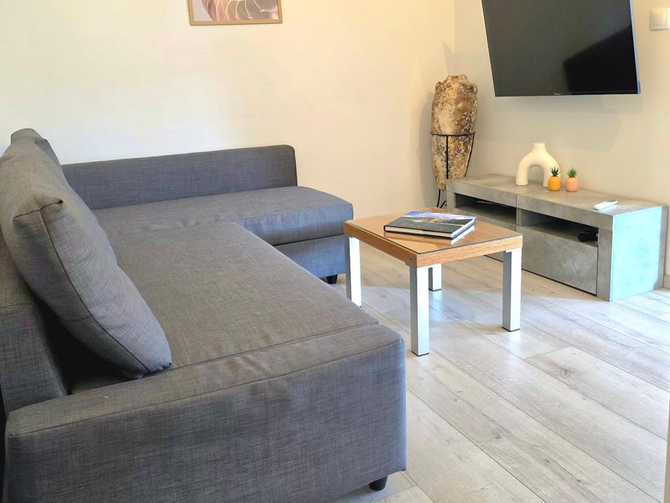 Leo Di Mare Apartment in Samos, Greece