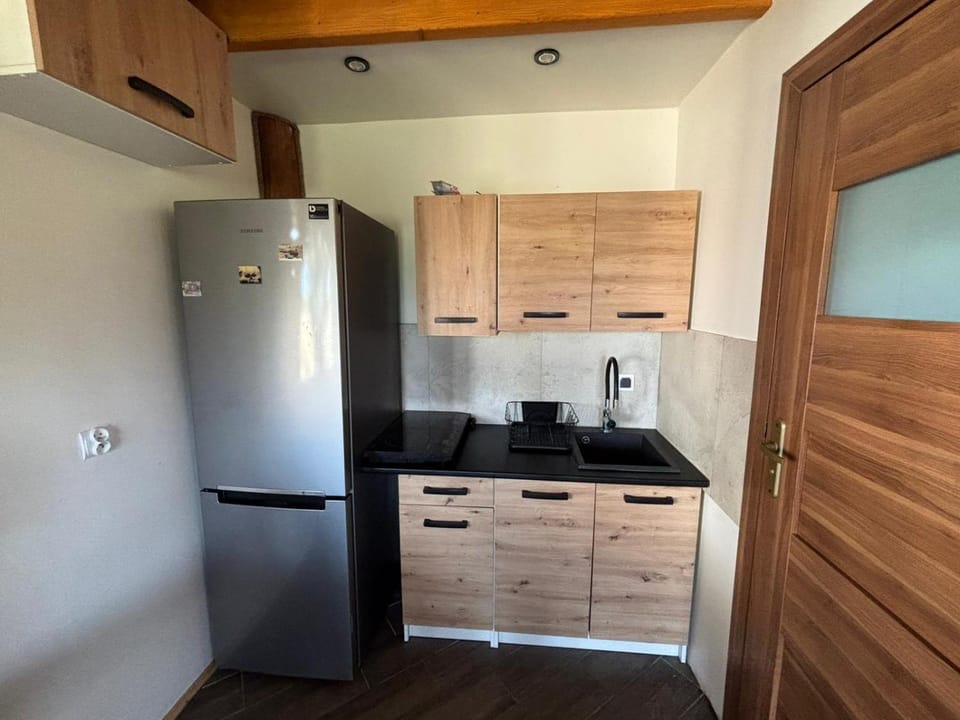 Kitchen or kitchenette, oven, stove