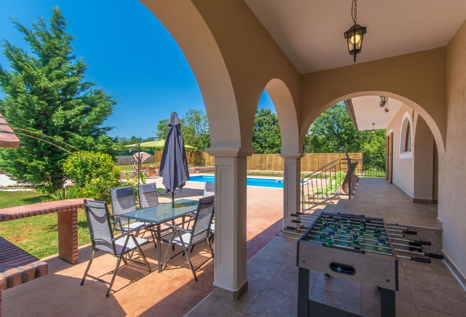 Day, Garden, Balcony/Terrace, Dining area, Pool view, Swimming pool