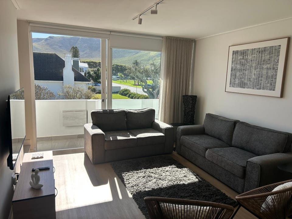 Living room, Mountain view
