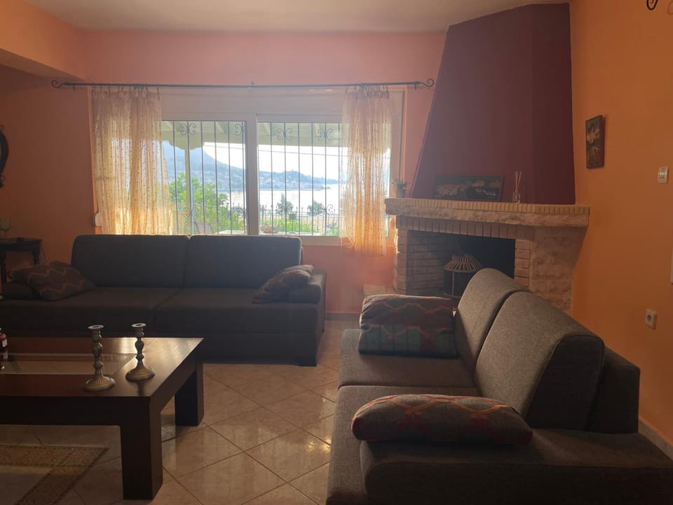 The Doctor's house - Το σπίτι του γιατρού House in Euboea