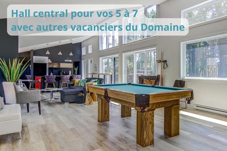 Chalet Beaulieu - Spa - Piscine - Sauna - Billard House in Quebec