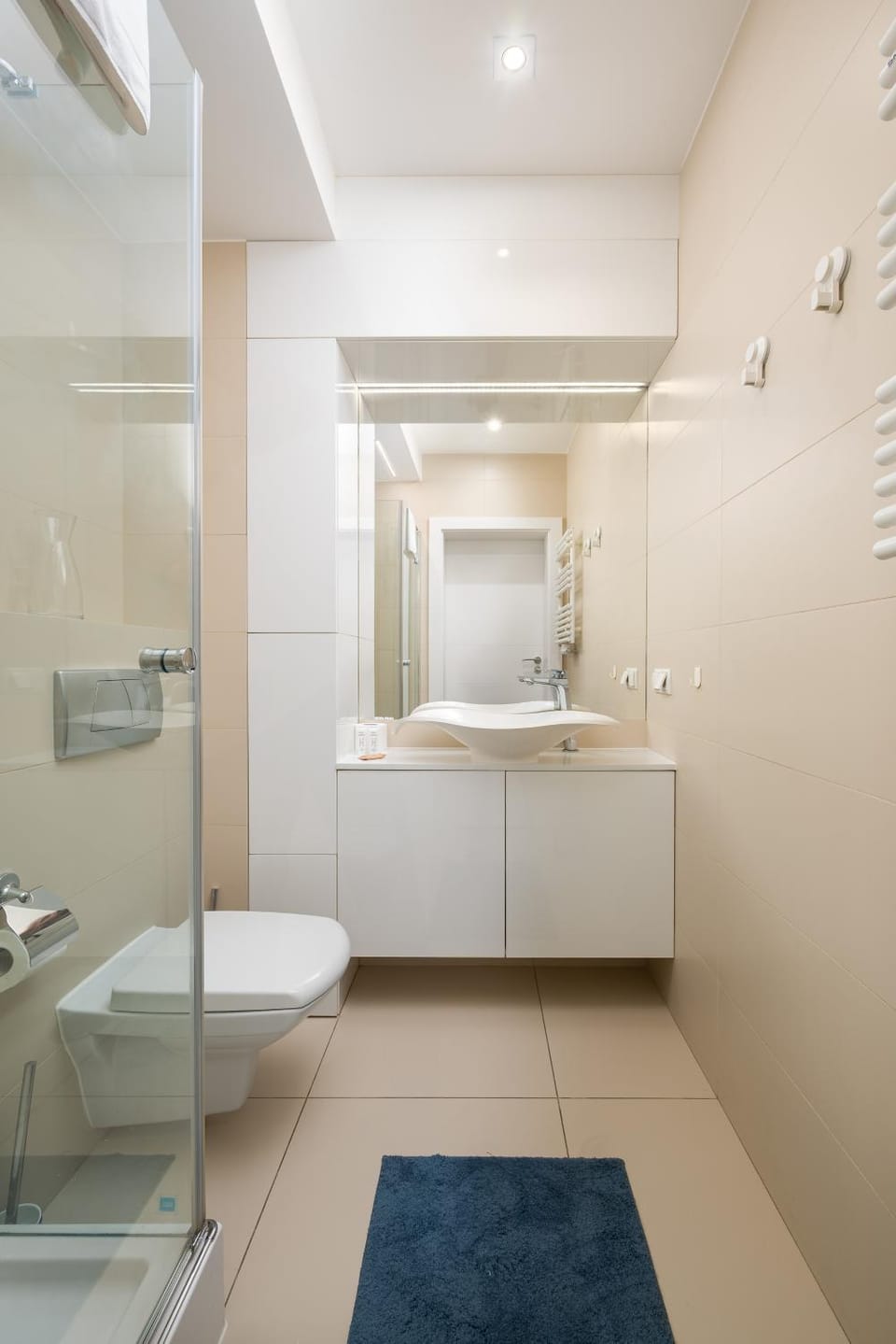 Shower, Toilet, Bathroom, towels