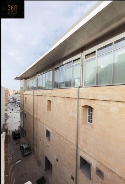 Property building, Day, View (from property/room), Balcony/Terrace