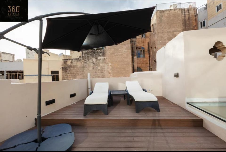 Patio, Day, View (from property/room), Balcony/Terrace, Living room, Seating area, sunbed