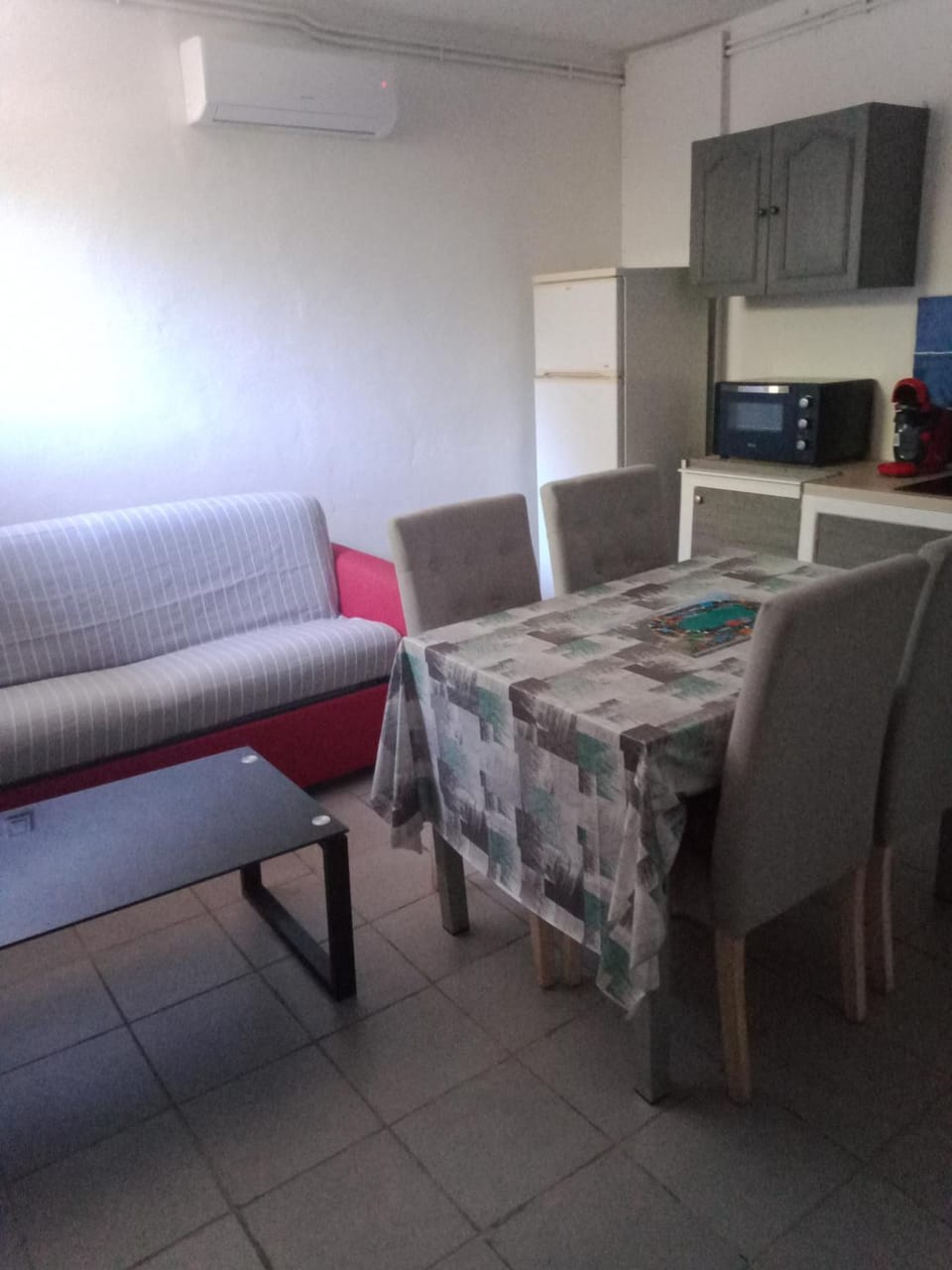 Living room, Dining area, air conditioner