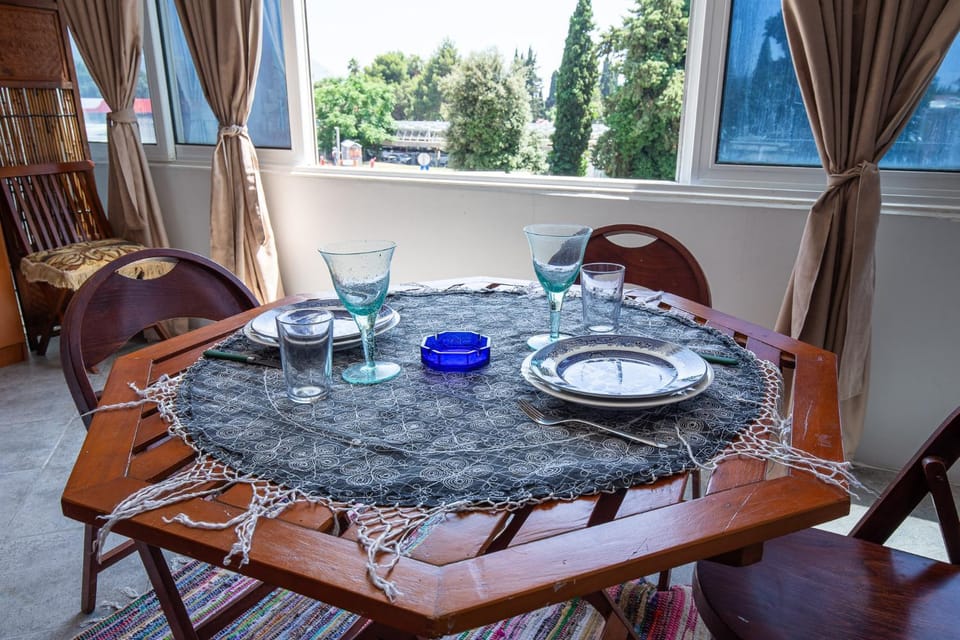 Dining area, Guests, Dinner