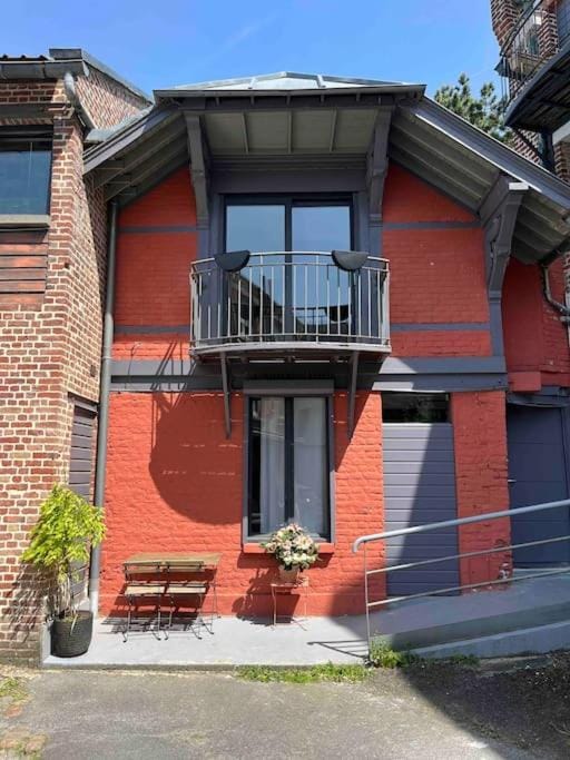 Property building, Balcony/Terrace