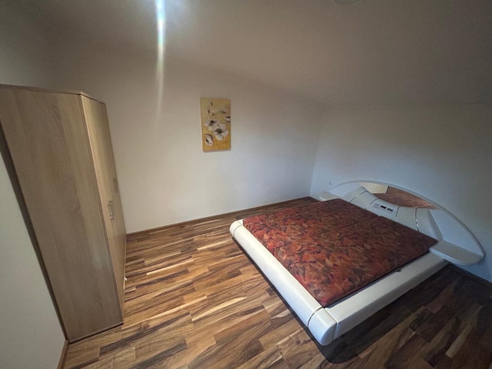 Bedroom, wardrobe