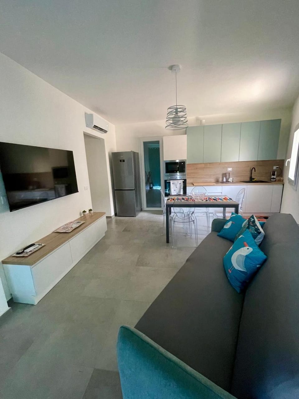 Living room, Dining area