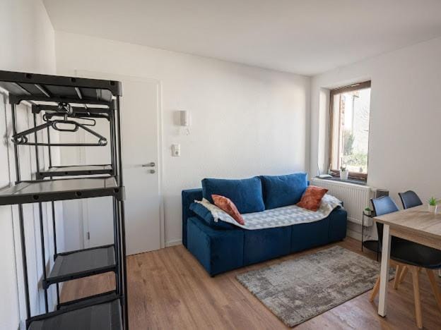 Bed, Kitchen or kitchenette, Living room, Photo of the whole room, Seating area, Bedroom