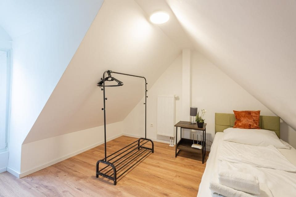 Bed, Photo of the whole room, Bedroom