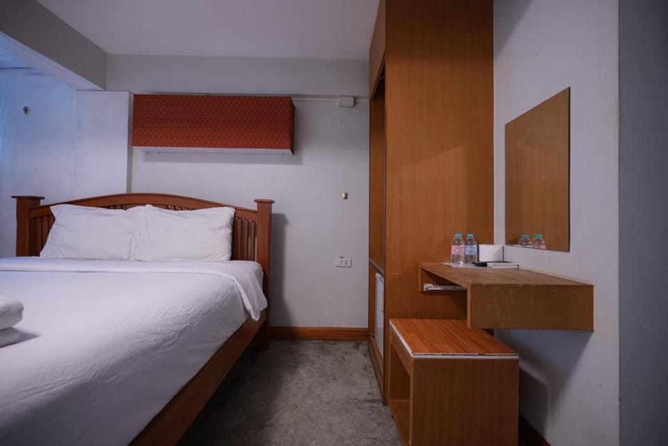 Bed, Photo of the whole room, Bedroom, wardrobe