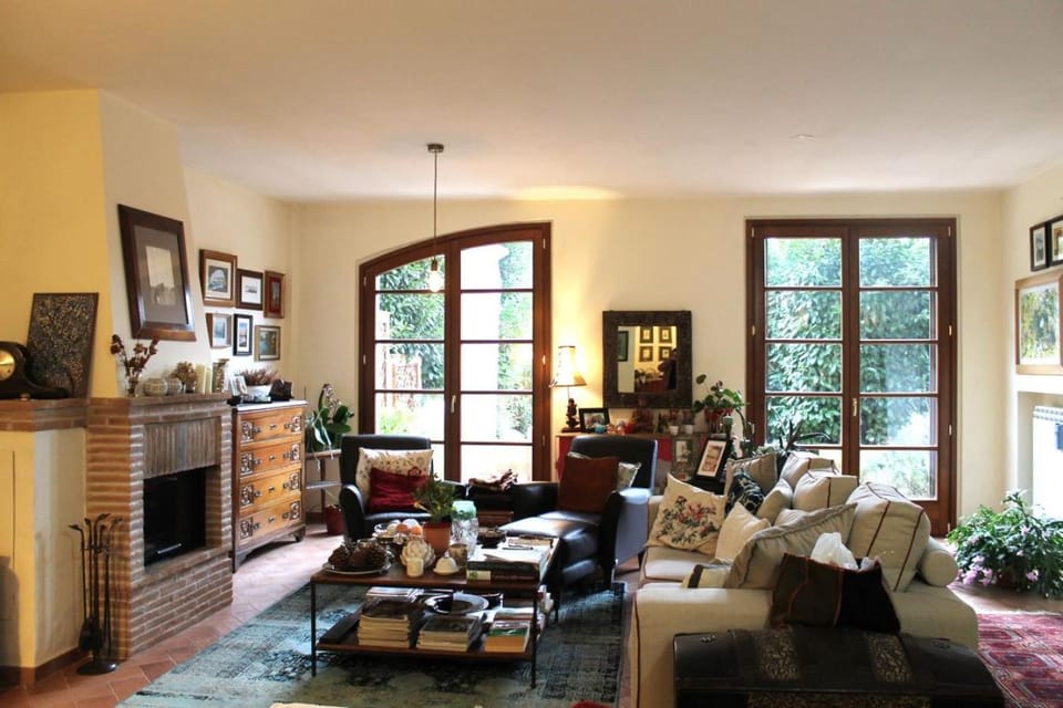 Communal lounge/ TV room