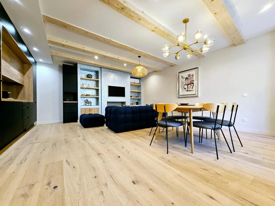 Living room, Dining area