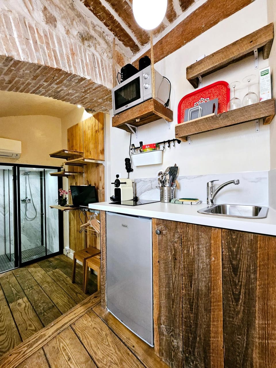 Kitchen or kitchenette