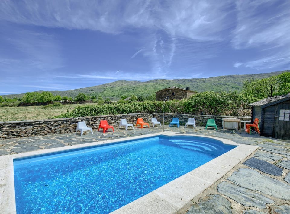 Natural landscape, Mountain view, Pool view, Swimming pool, sunbed
