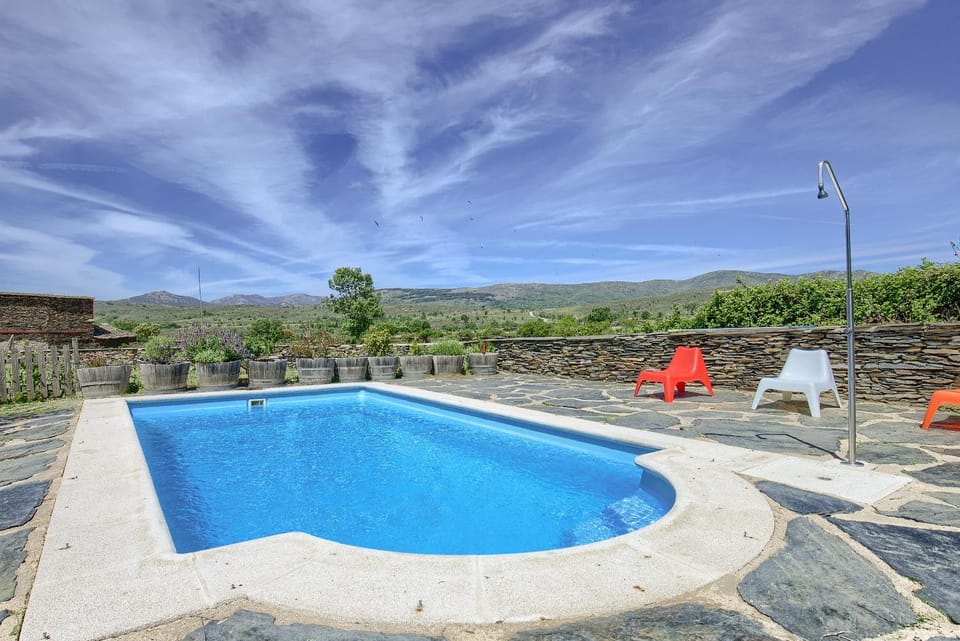 Natural landscape, Mountain view, Pool view, Swimming pool, sunbed