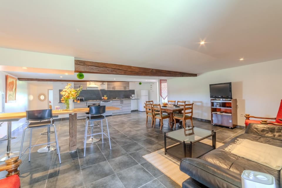 Kitchen or kitchenette, Living room