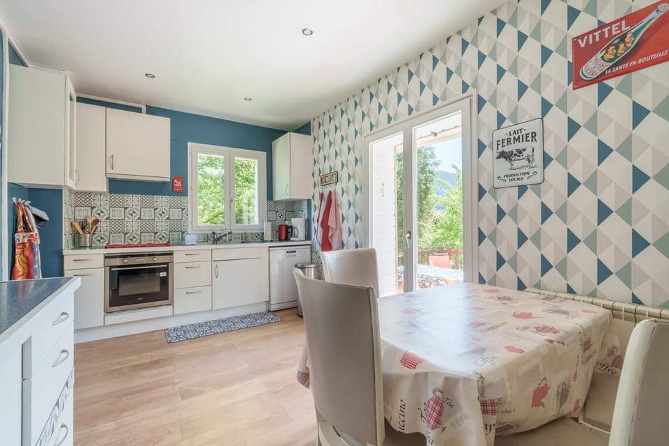 Kitchen or kitchenette, stove