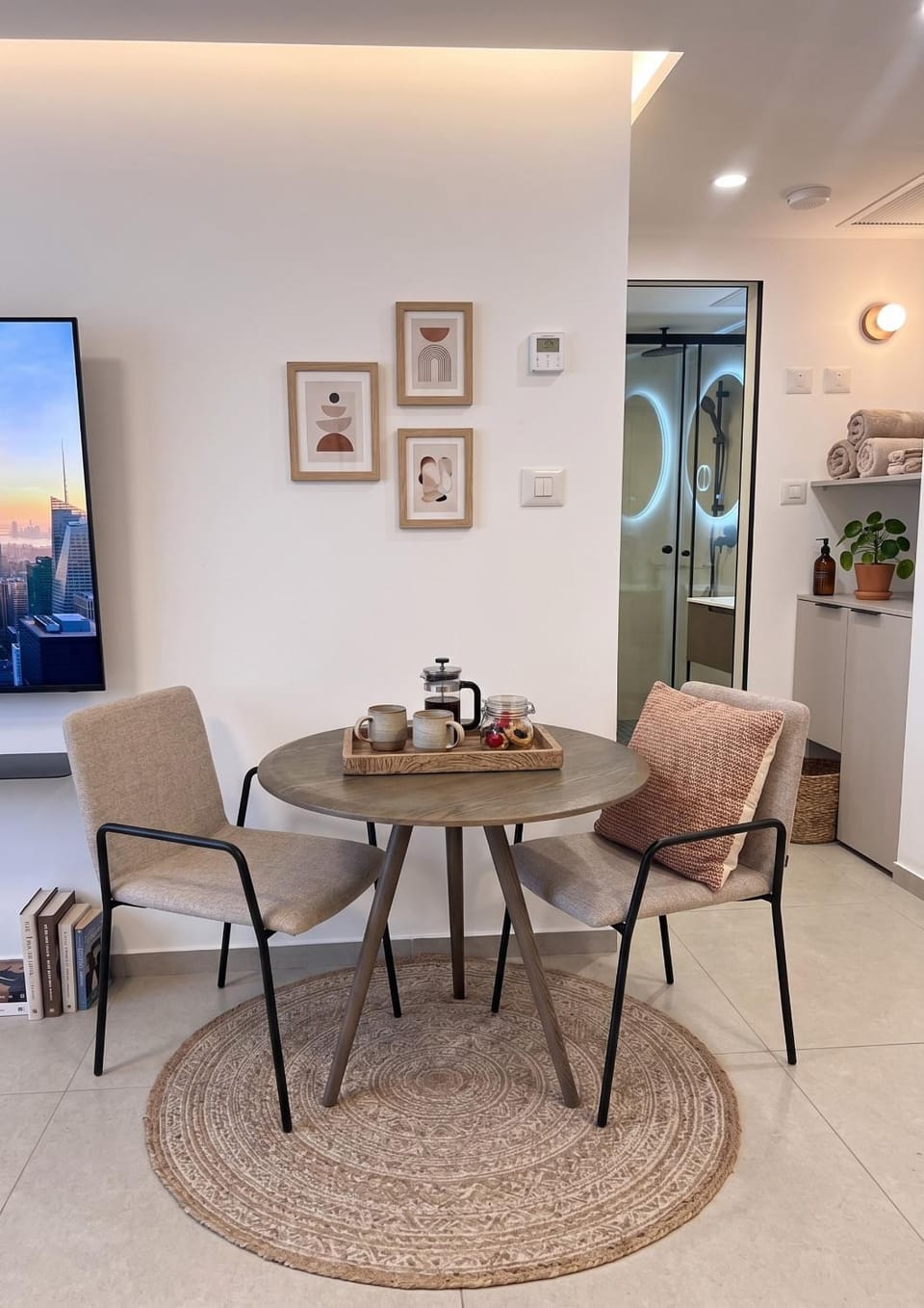 Seating area, Dining area