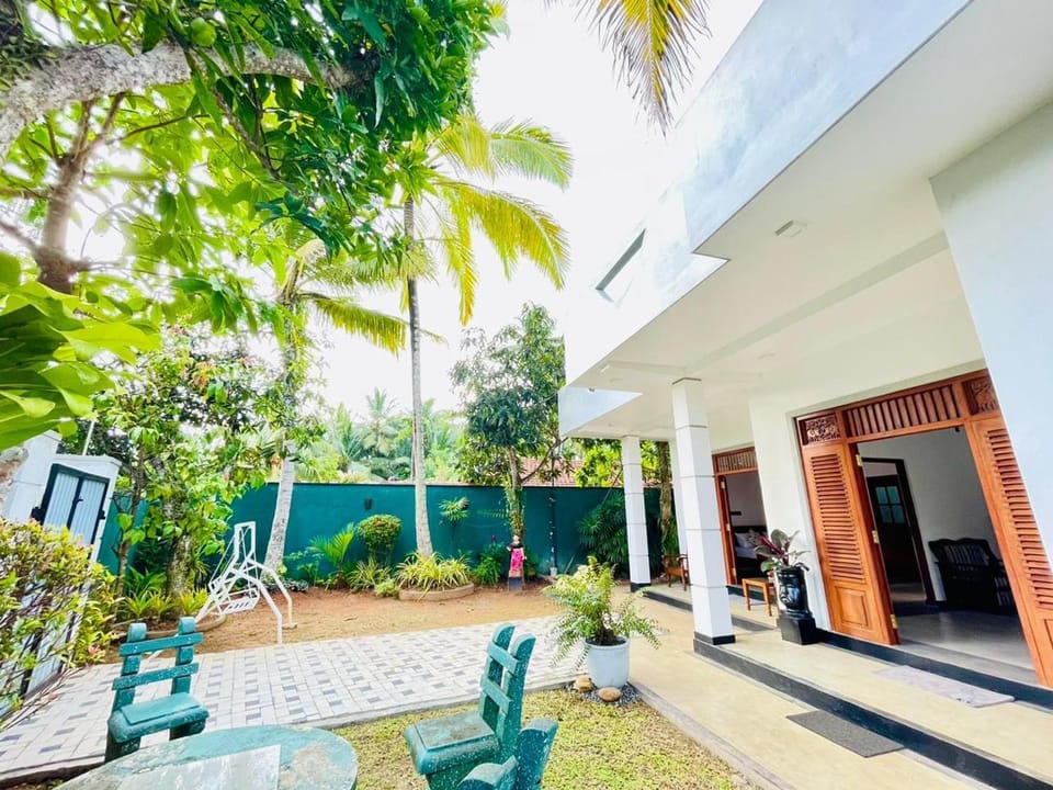 Property building, Day, Garden