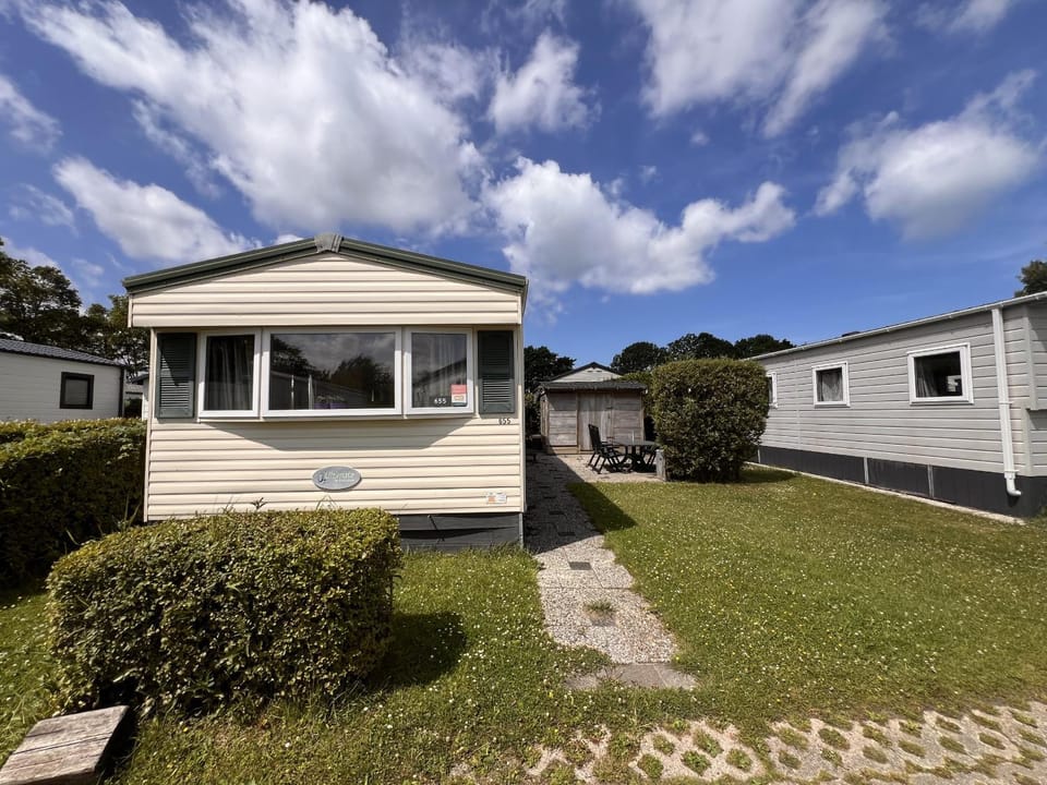 Property building, Facade/entrance, Off site