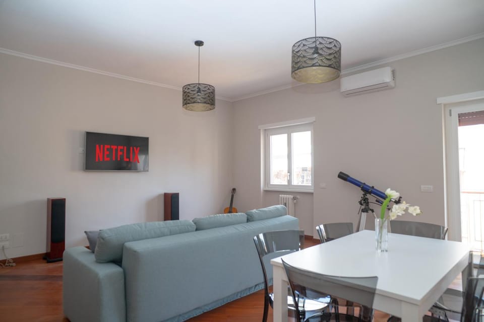 TV and multimedia, Living room, air conditioner