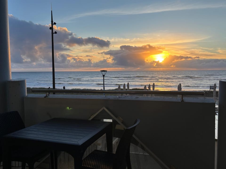 Patio, Beach