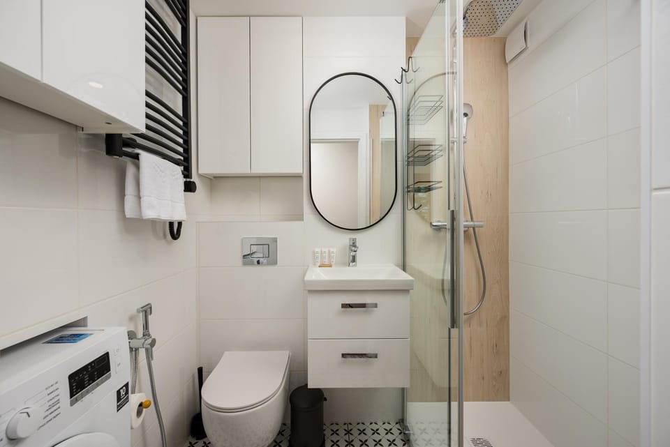 Shower, Toilet, Bathroom, towels