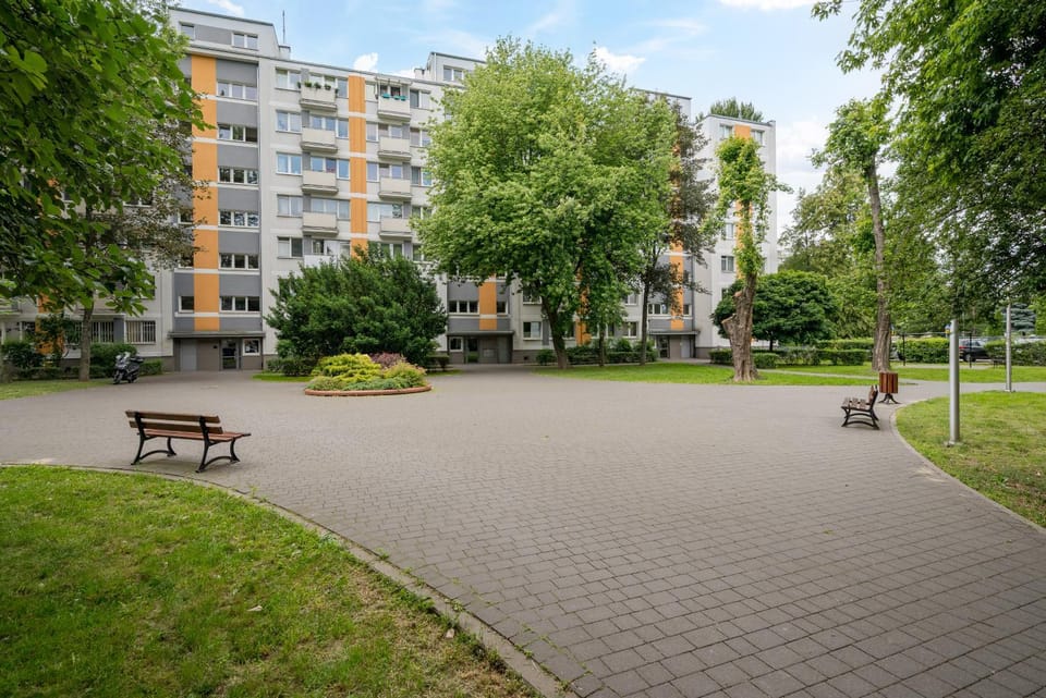 Property building, Off site, Location