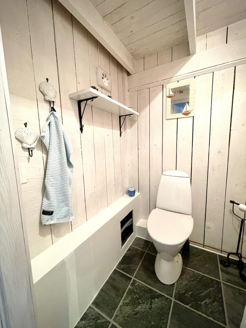 Charming 5 bed studio at Getterön Apartment in Sweden