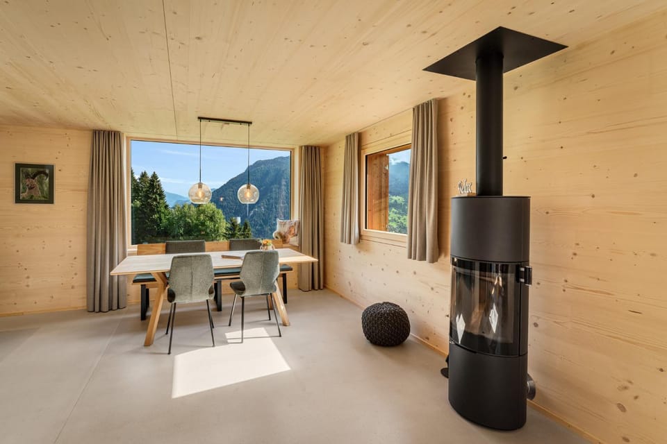 Dining area, Mountain view