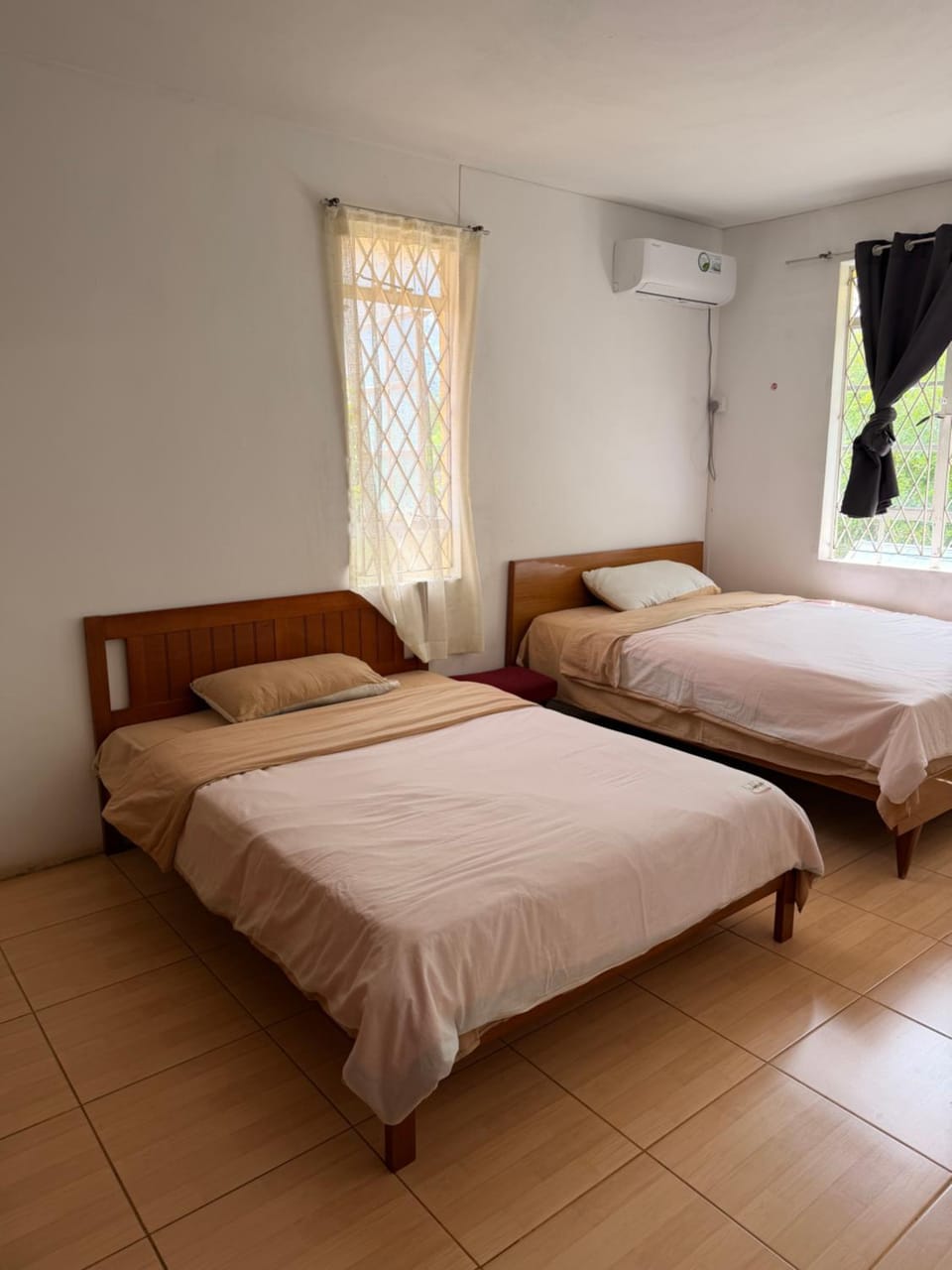 Bed, Photo of the whole room, Bedroom, air conditioner