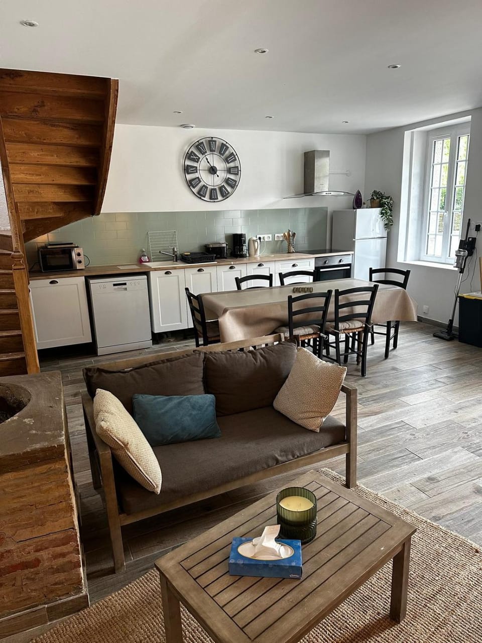 Kitchen or kitchenette, Living room
