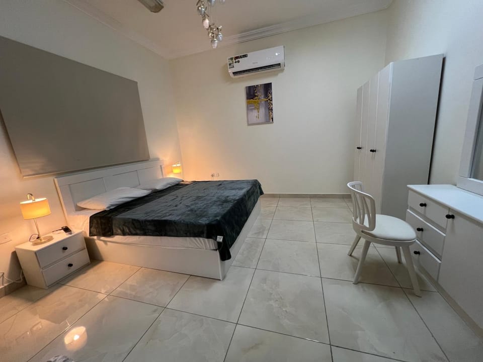 Bed, Bedroom, wardrobe, air conditioner