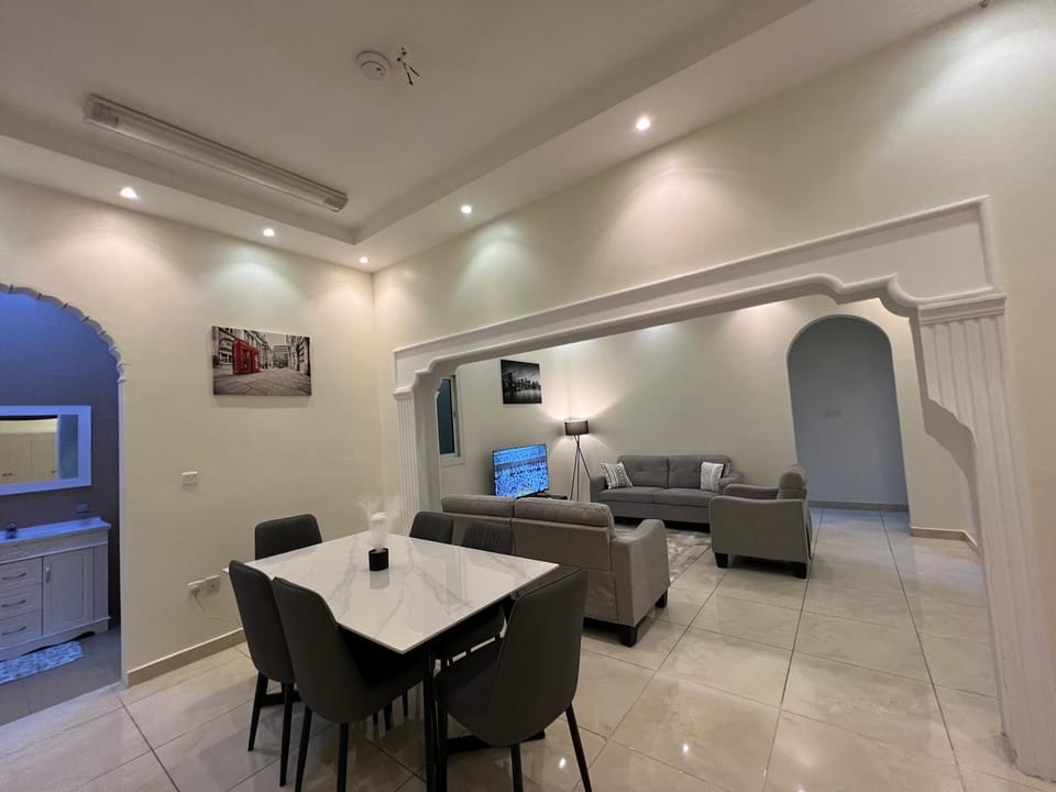 Living room, Dining area