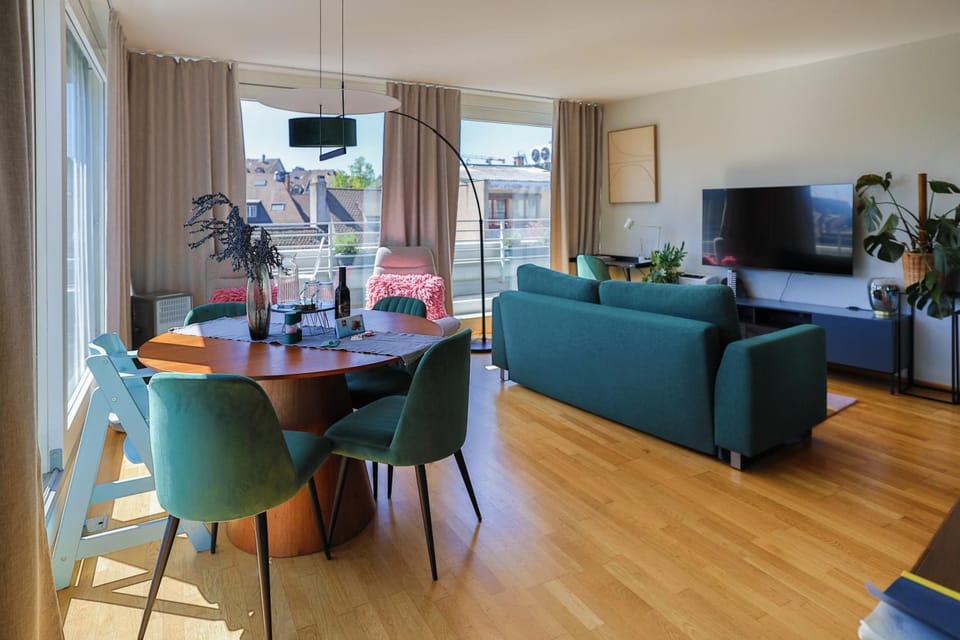 TV and multimedia, Living room, Dining area