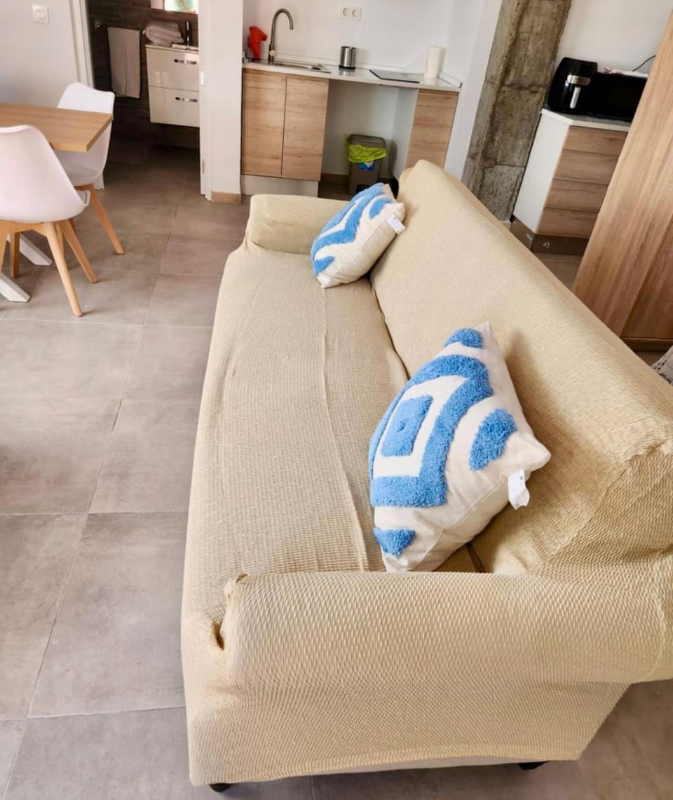 Paseo de la rambla A Apartment in Community of Madrid