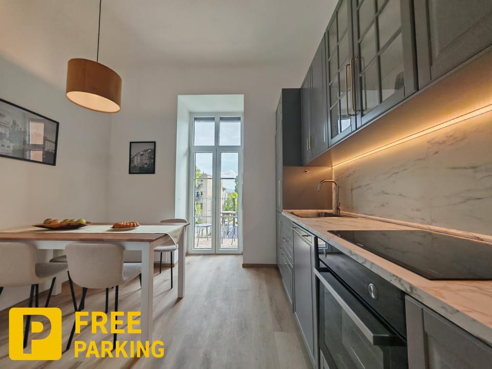Balcony/Terrace, Dining area, Parking, kitchen