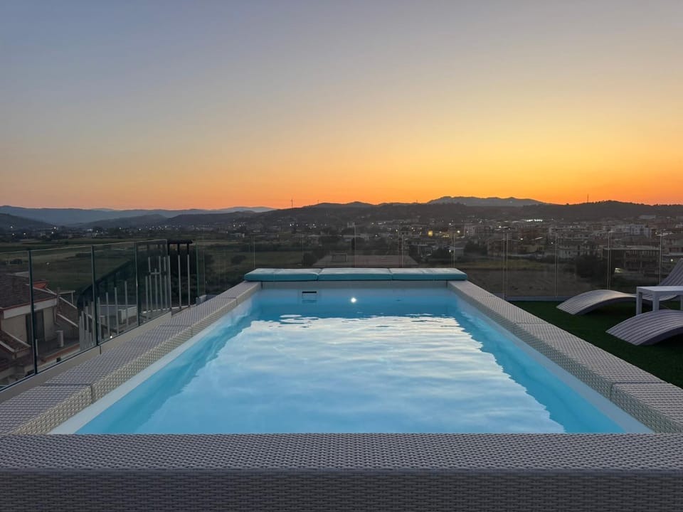 Natural landscape, Mountain view, Swimming pool, Sunset