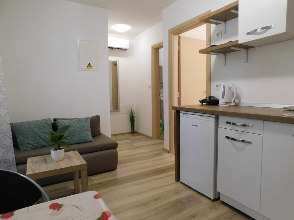 Studio Apartment Marinella Apartment in Cres