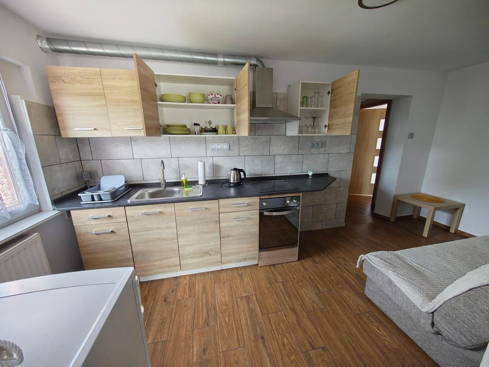 Bed, Kitchen or kitchenette, Dining area, Bedroom, pet friendly, stove