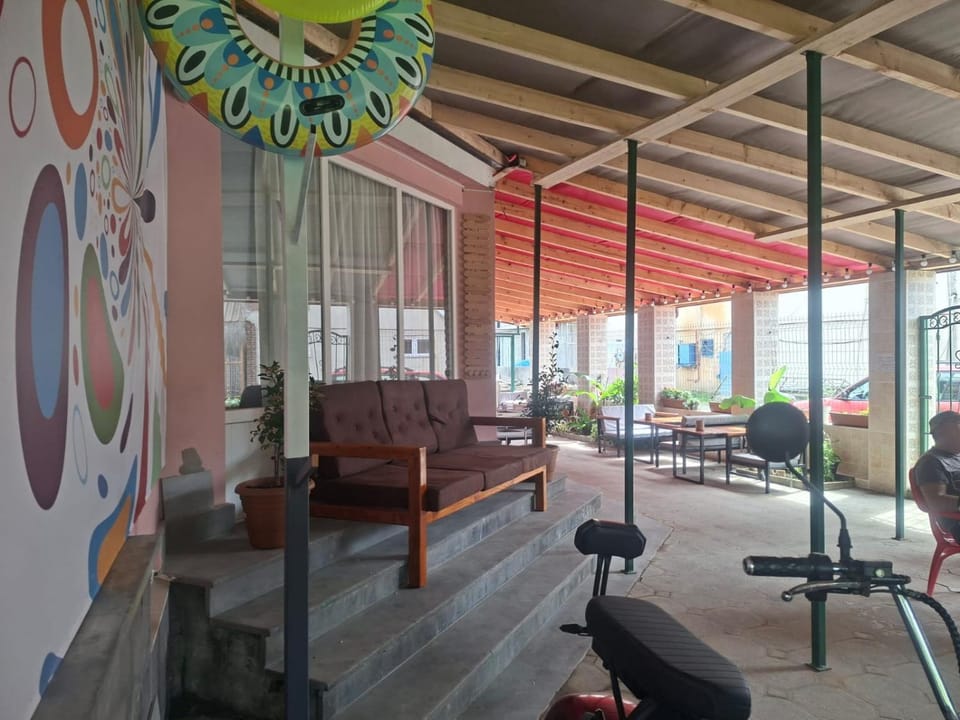 On site, Area and facilities