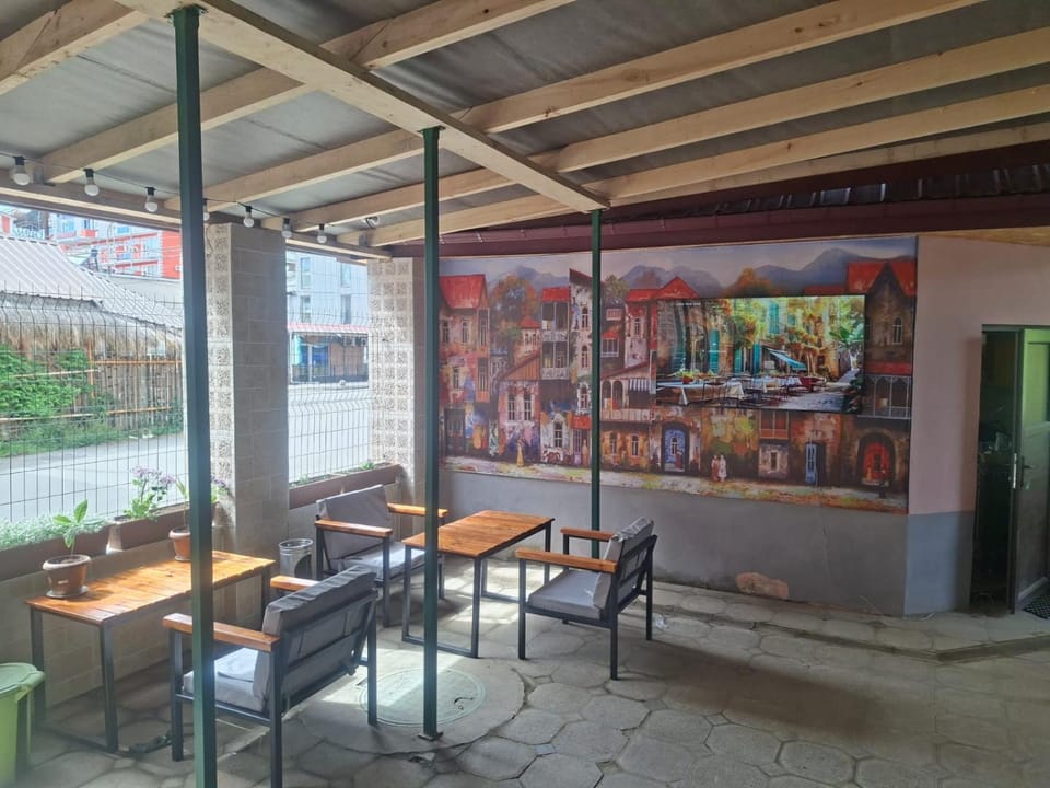 On site, Area and facilities